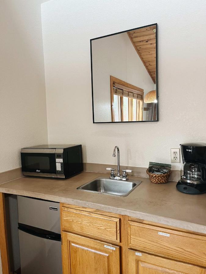 וודלנד פארק Cozy Cabin Suite Bed And Breakfast מראה חיצוני תמונה
